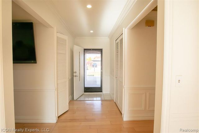 2238 Nadine Drive, Sterling Heights, MI 48310