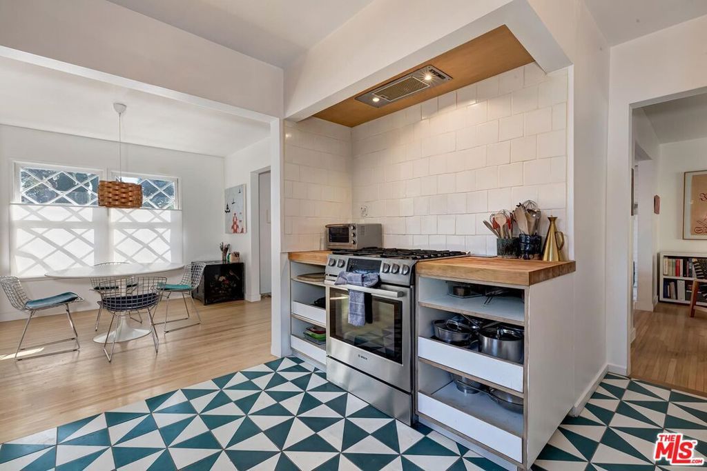 Image 12 of property listing at 4465 Don Miguel Drive, Los Angeles, CA 90008