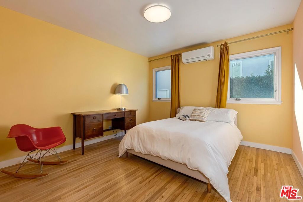 Image 20 of property listing at 4465 Don Miguel Drive, Los Angeles, CA 90008