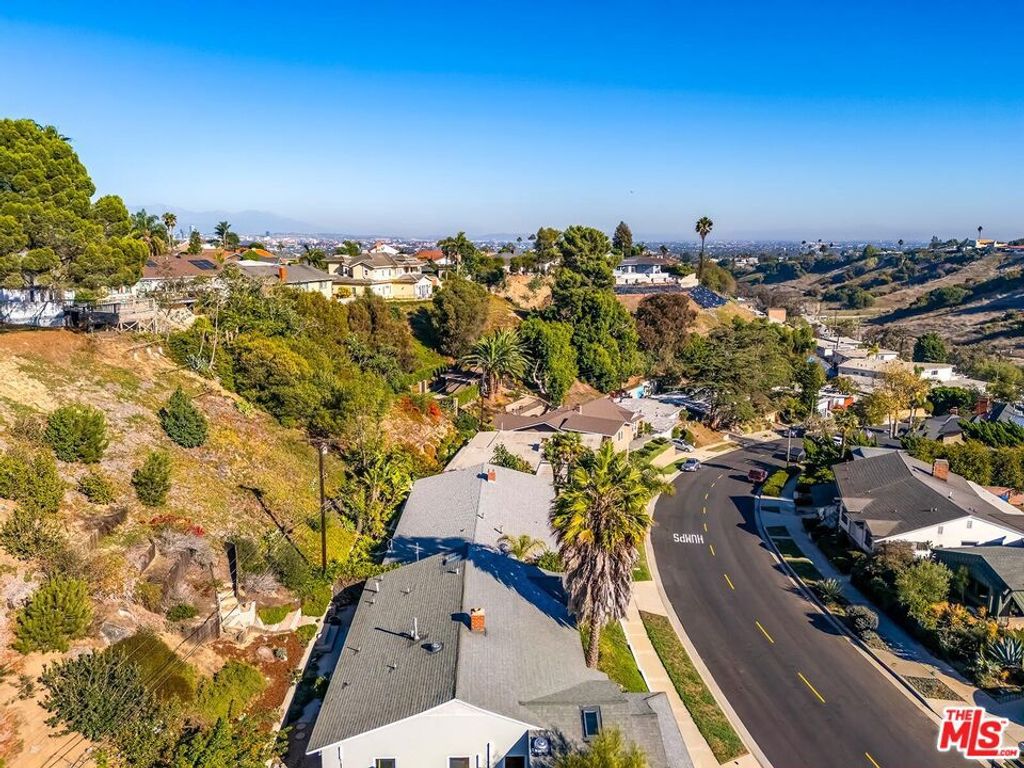 Image 37 of property listing at 4465 Don Miguel Drive, Los Angeles, CA 90008