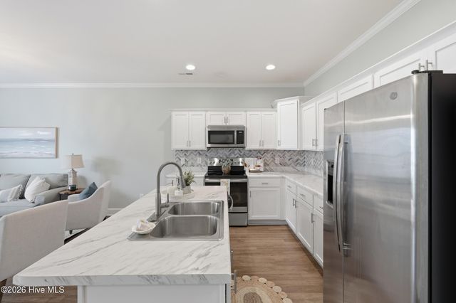 310 S Stingray Lane, Sneads Ferry, NC 28460