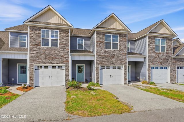 310 S Stingray Lane, Sneads Ferry, NC 28460