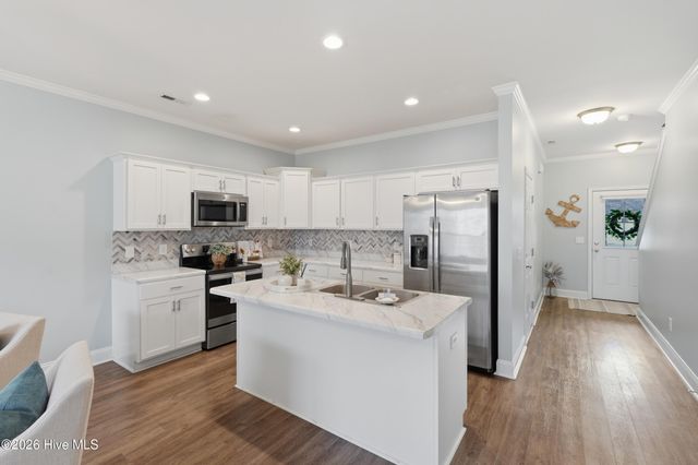 310 S Stingray Lane, Sneads Ferry, NC 28460