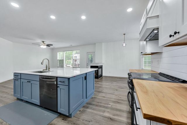 908 Andrews Xing, Smithfield, VA 23430