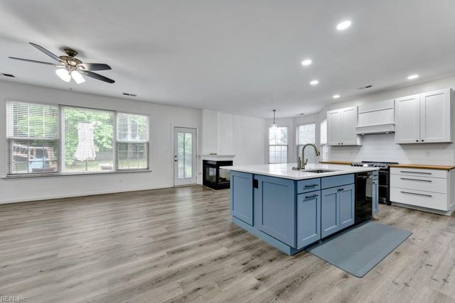 908 Andrews Xing, Smithfield, VA 23430