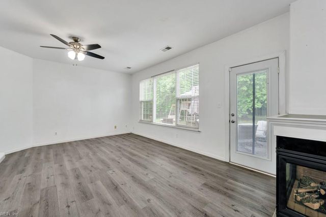 908 Andrews Xing, Smithfield, VA 23430