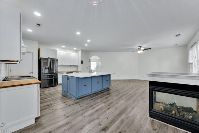 908 Andrews Xing, Smithfield, VA 23430