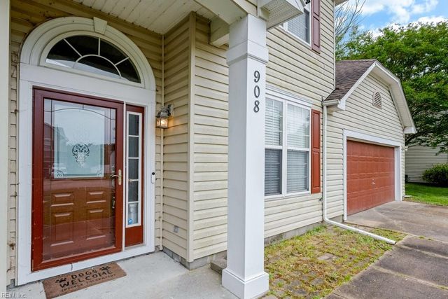 908 Andrews Xing, Smithfield, VA 23430