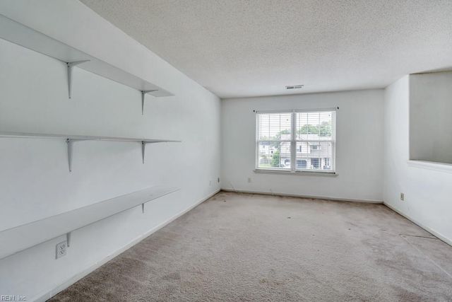 908 Andrews Xing, Smithfield, VA 23430