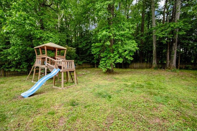 908 Andrews Xing, Smithfield, VA 23430