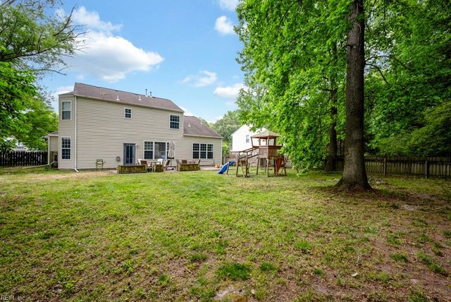 908 Andrews Xing, Smithfield, VA 23430