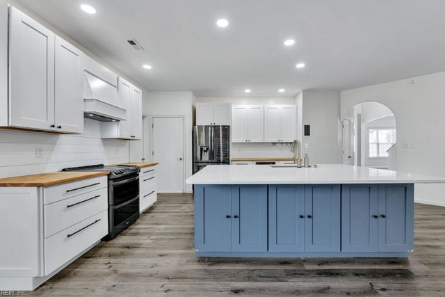 908 Andrews Xing, Smithfield, VA 23430