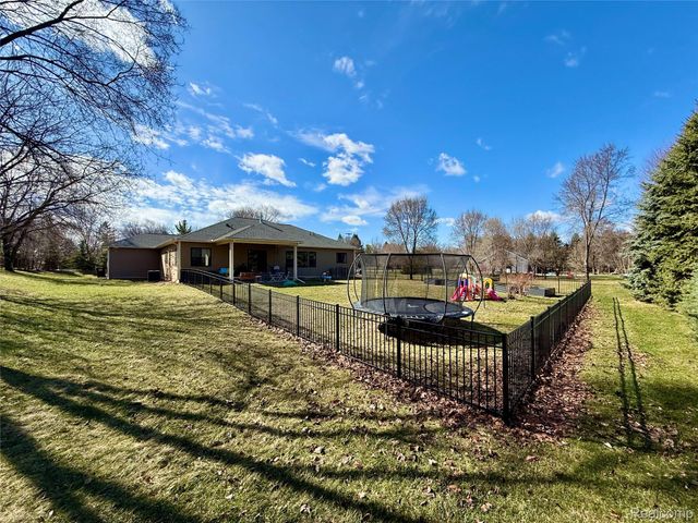 3510 Textile Road, Lodi Township, MI 48176