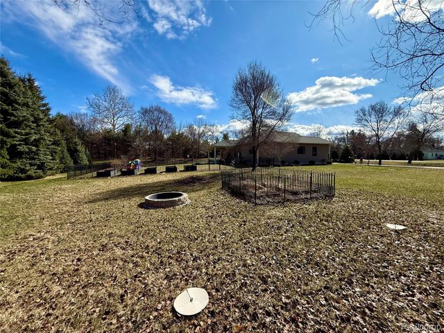 3510 Textile Road, Lodi Township, MI 48176