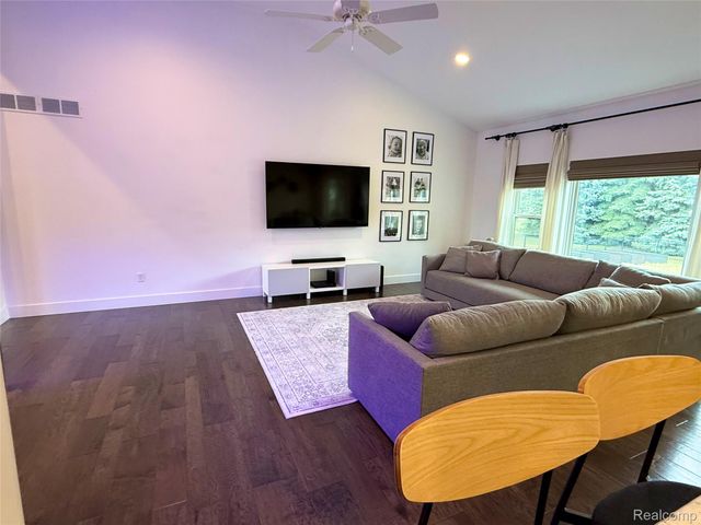 3510 Textile Road, Lodi Township, MI 48176