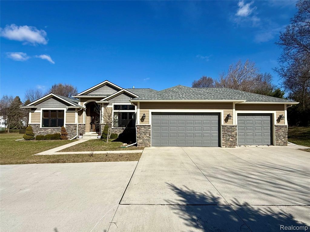 3510 Textile Road, Lodi Township, MI 48176