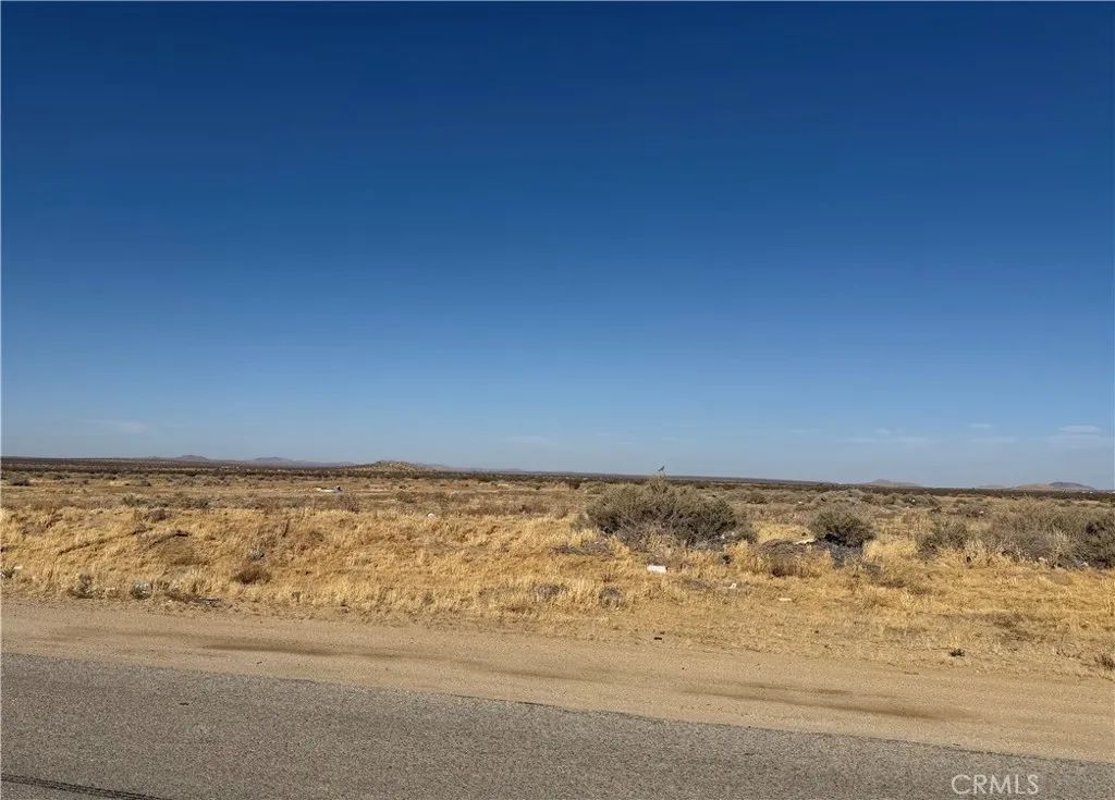 182 Avenue N6, Palmdale, CA 93591
