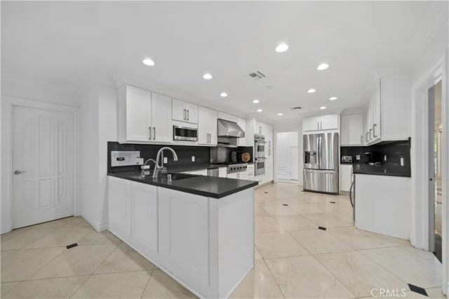 16221 Elisa, Encino, CA 91436