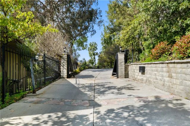 16221 Elisa, Encino, CA 91436