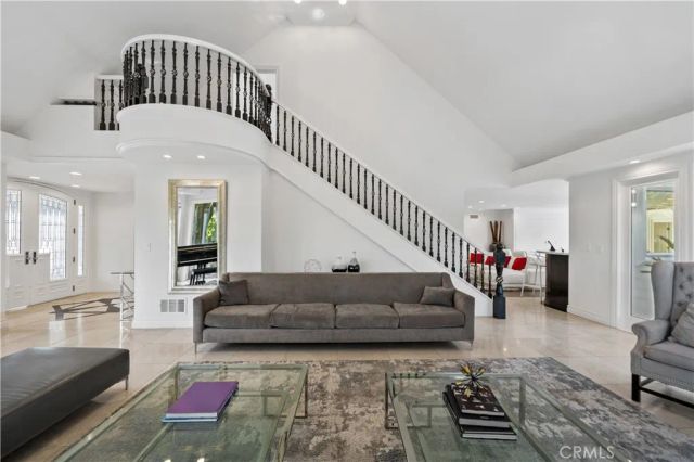 16221 Elisa, Encino, CA 91436