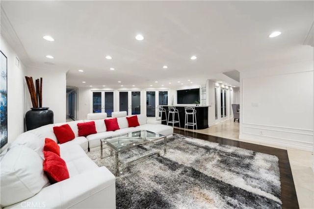 16221 Elisa, Encino, CA 91436