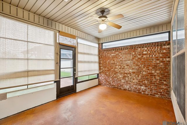 5491 Green Park Dr, Gonzales, LA 70737