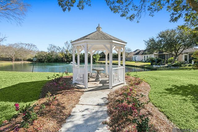 5491 Green Park Dr, Gonzales, LA 70737