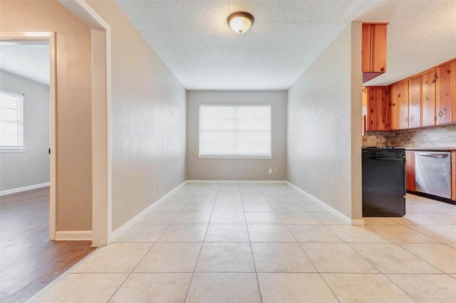 411 Burke, Pasadena, TX 77506