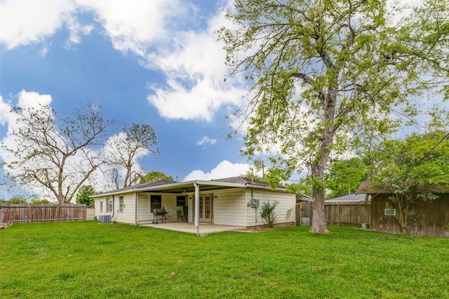 411 Burke, Pasadena, TX 77506