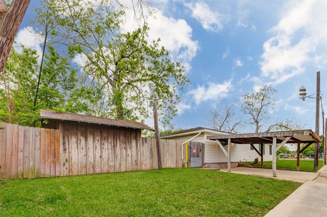 411 Burke, Pasadena, TX 77506