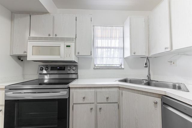 1982 SW Palm City Road I, Stuart, FL 34994