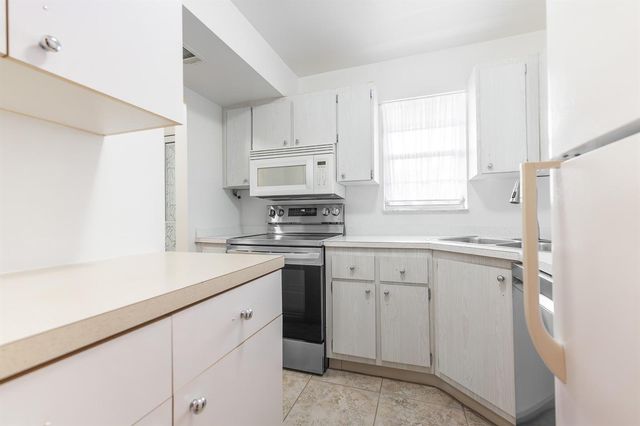 1982 SW Palm City Road I, Stuart, FL 34994