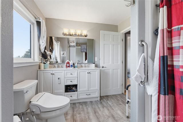 1058 Burnt Ridge Road, Onalaska, WA 98570