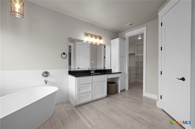 8538 Spring Creek Loop, Salado, TX 76571