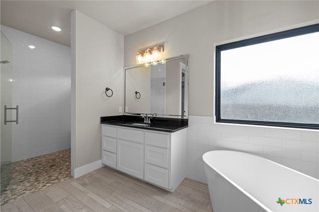 8538 Spring Creek Loop, Salado, TX 76571