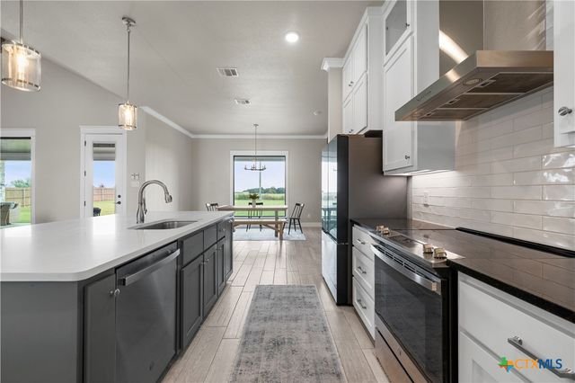 8538 Spring Creek Loop, Salado, TX 76571