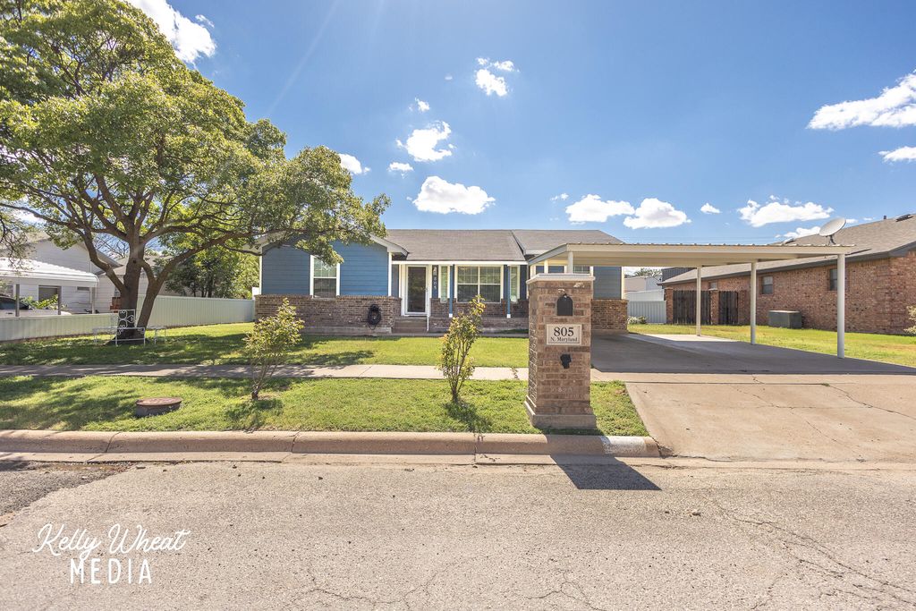 Image 1 of property listing at 805 N Maryland Avenue, Big Lake, TX 76932