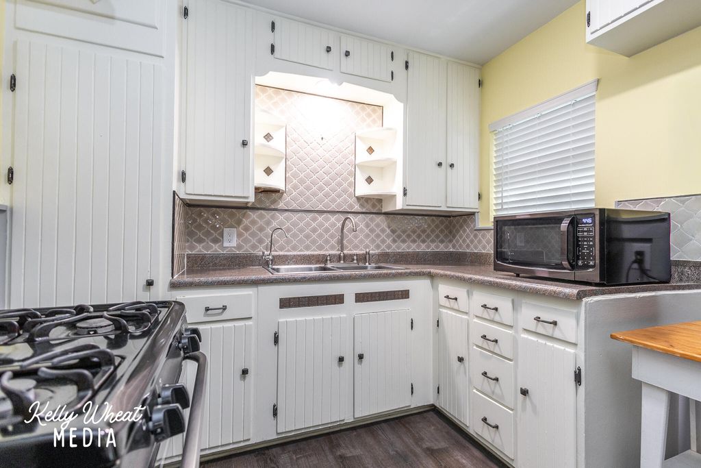 Image 6 of property listing at 805 N Maryland Avenue, Big Lake, TX 76932