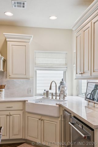 9854 N 145th East Avenue, Owasso, OK 74055