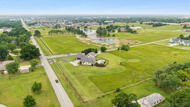 9854 N 145th East Avenue, Owasso, OK 74055