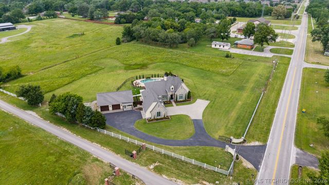 9854 N 145th East Avenue, Owasso, OK 74055
