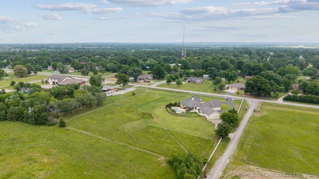 9854 N 145th East Avenue, Owasso, OK 74055