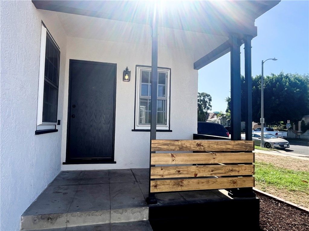 8718 Cimarron Street, Los Angeles, CA 90047 — photo 3