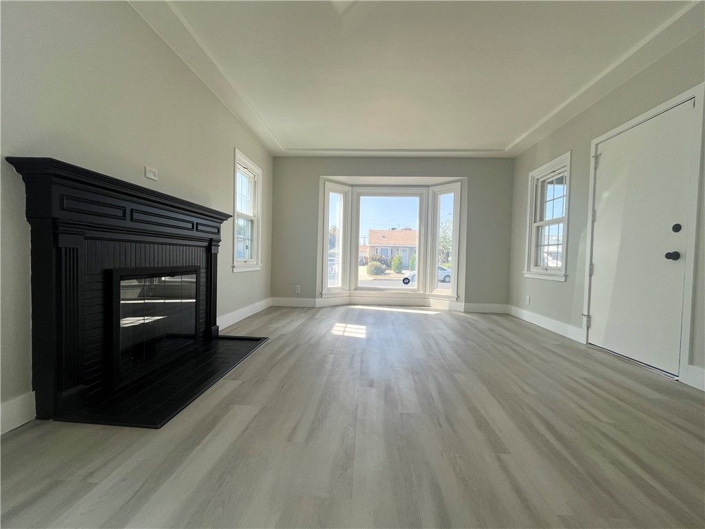 8718 Cimarron Street, Los Angeles, CA 90047 — photo 4