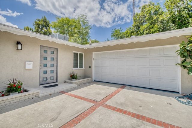20516 Clark Street, Woodland Hills, CA 91367