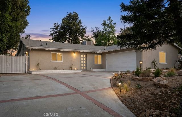 20516 Clark Street, Woodland Hills, CA 91367
