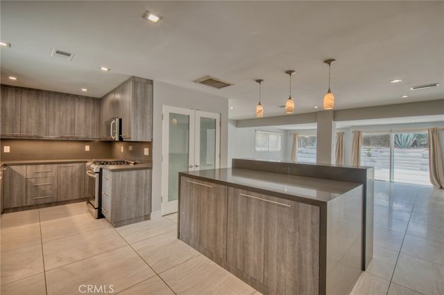 20516 Clark Street, Woodland Hills, CA 91367