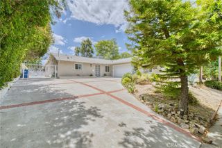 20516 Clark Street, Woodland Hills, CA 91367