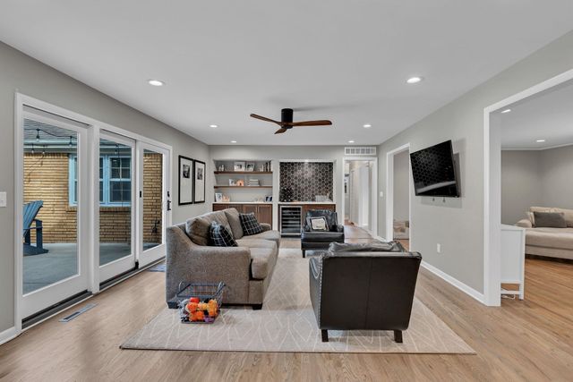 633 N RUTLAND ST, Wichita, KS 67206