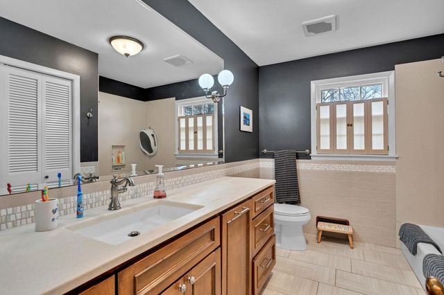 633 N RUTLAND ST, Wichita, KS 67206